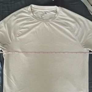Gap Fit t shirt cream color